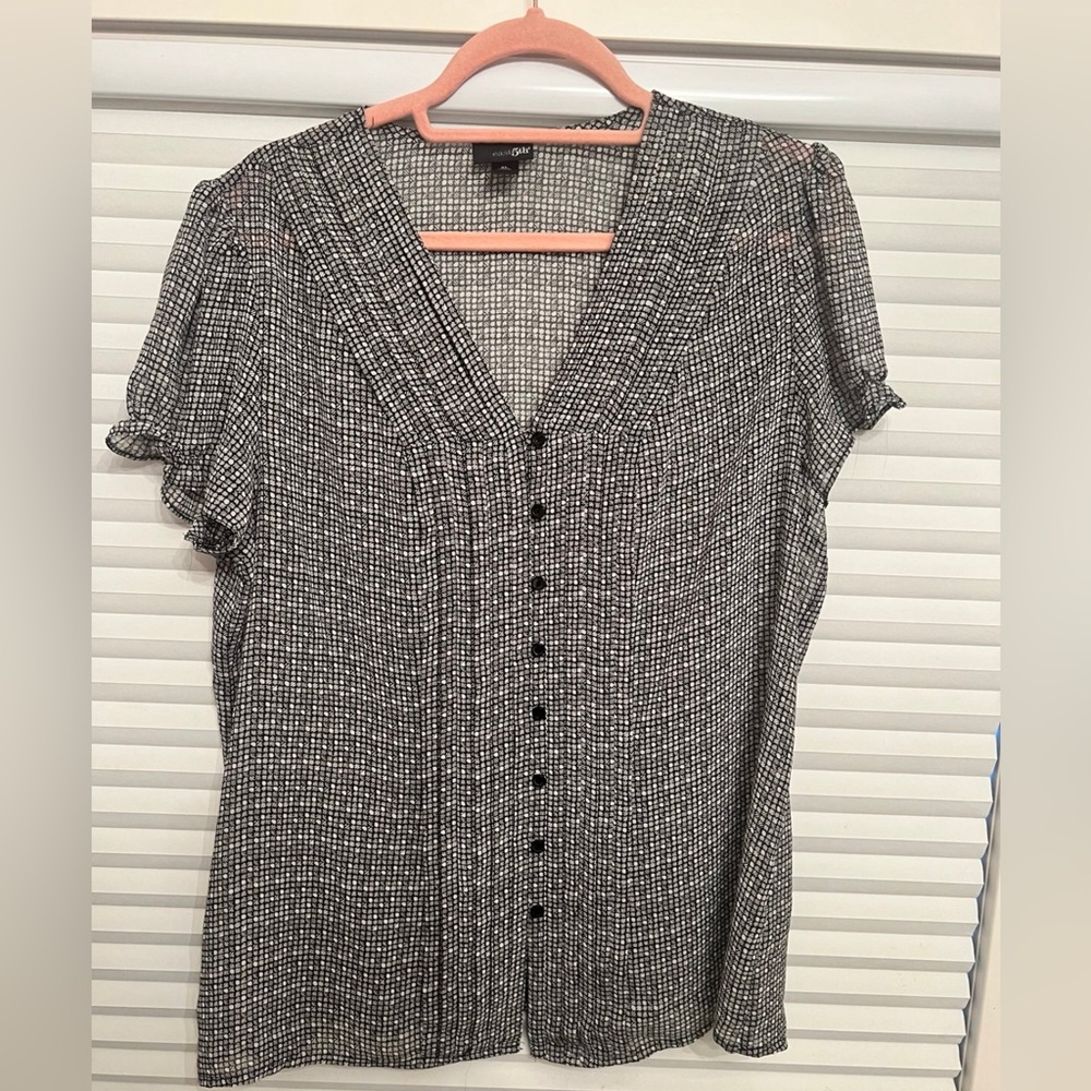 Women’s short sleeve plus size blouse size xl